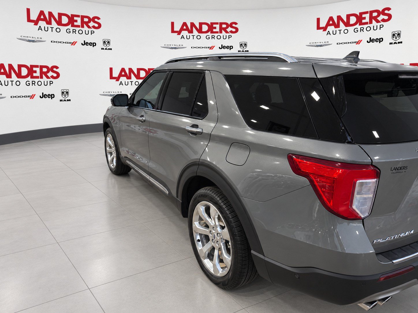 Certified 2020 Ford Explorer Platinum w/ Premium Technology Package AWD/4WD image 7