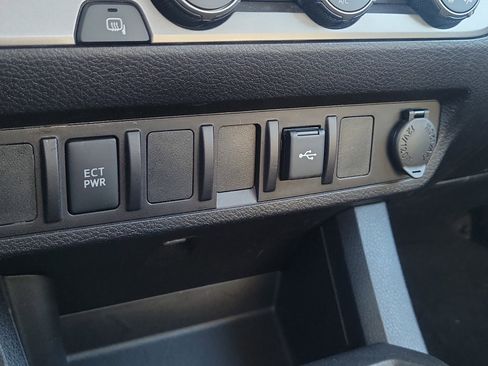 Used 2022 Toyota Tacoma SR image 29