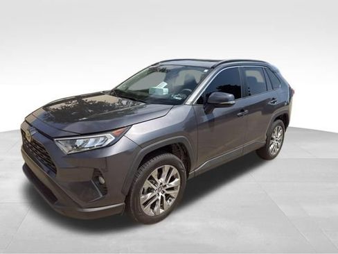 Used 2020 Toyota RAV4 XLE Premium FWD image 8