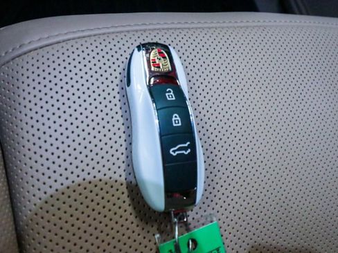 Used 2023 Porsche Macan S image 29