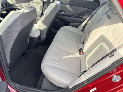 New 2025 Hyundai Elantra Limited FWD image 20