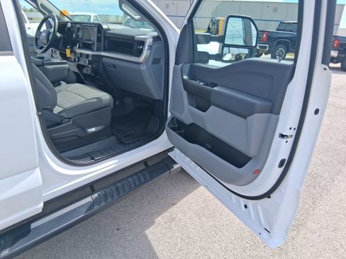 Used 2024 Ford F250 XL w/ FX4 Off-Road Package AWD/4WD image 31