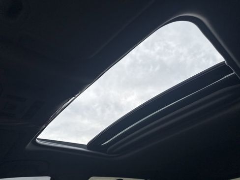 Used 2019 Toyota RAV4 XLE Premium w/ Advanced Technology Package image 9