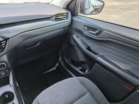 Used 2024 Ford Escape Active w/ Cold Weather Package FWD image 18