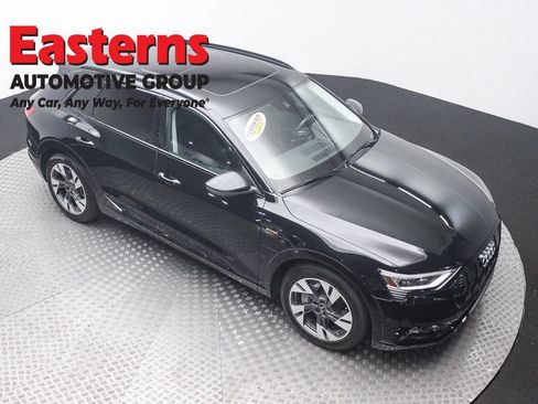 Used 2021 Audi e-tron Premium w/ Convenience Plus Package AWD/4WD image 3