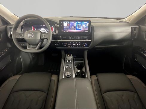 New 2026 Nissan Pathfinder Platinum AWD/4WD image 10