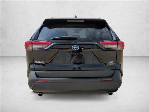 Used 2024 Toyota RAV4 LE AWD/4WD image 3