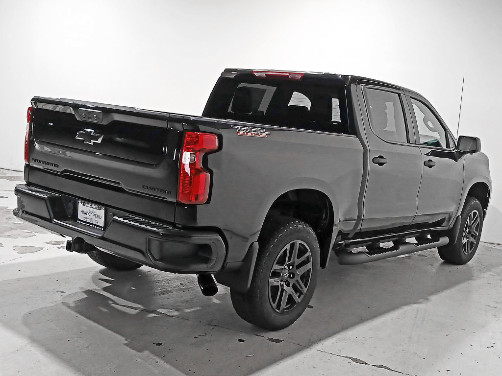 Used 2026 Chevrolet Silverado 1500 Custom Trail Boss w/ Turbomax Blackout Package AWD/4WD image 6