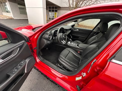 Used 2021 Alfa Romeo Giulia Sprint w/ Sun & Sound Package image 7