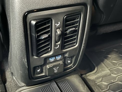 Used 2023 Dodge Durango Citadel image 17