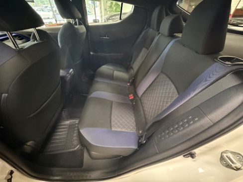 Used 2020 Toyota C-HR XLE FWD image 13