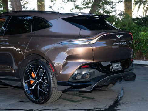 Used 2025 Aston Martin DBX 707 image 10