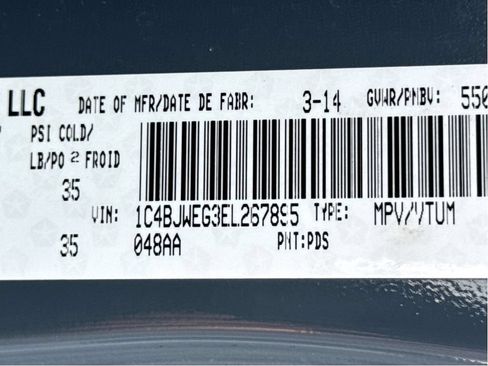 Used 2014 Jeep Wrangler Unlimited Sahara w/ Dual Top Group AWD/4WD image 23