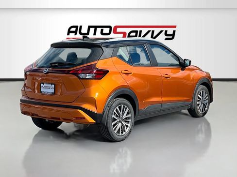 Used 2022 Nissan Kicks SV FWD image 7