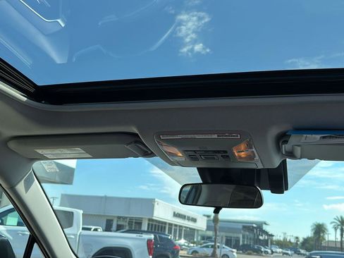 Used 2021 Toyota RAV4 XLE image 24