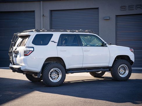 Used 2019 Toyota 4Runner TRD Off-Road image 8