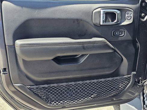 Used 2021 Jeep Gladiator Overland AWD/4WD image 15