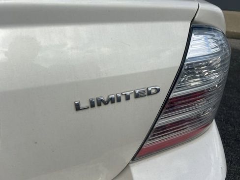 Used 2009 Ford Taurus Limited image 9