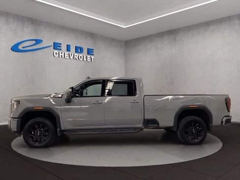 Used 2024 GMC Sierra 2500 AT4 w/ AT4 Preferred Package AWD/4WD image 12