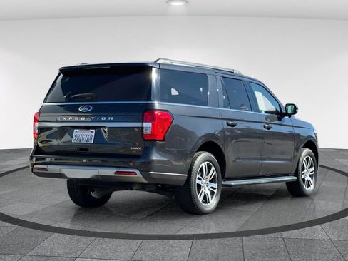 Certified 2022 Ford Expedition Max XLT image 5