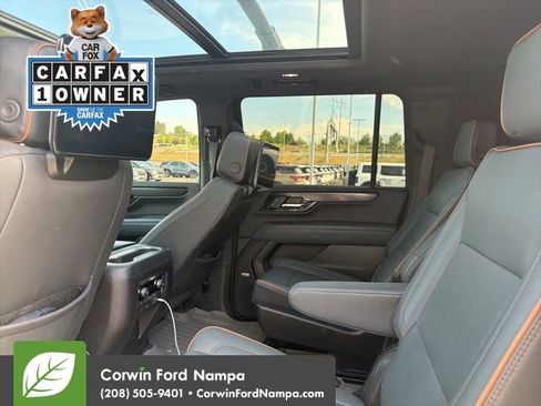 Used 2025 GMC Yukon XL AT4 w/ AT4 Premium Plus Package AWD/4WD image 8