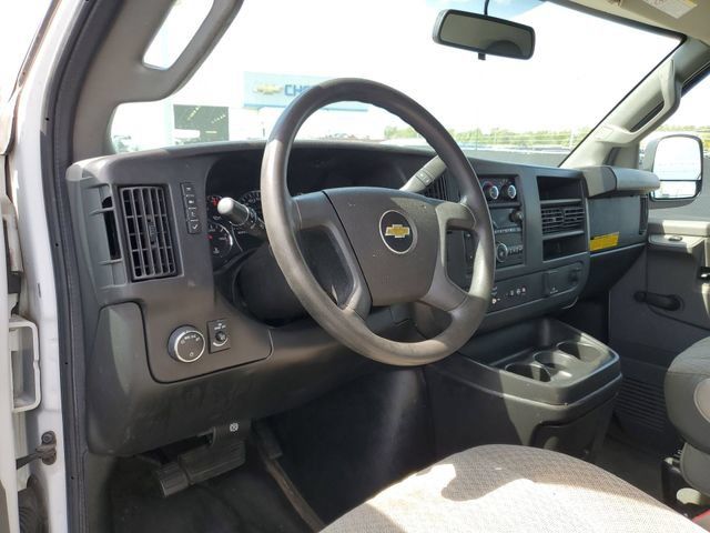 Used 2018 Chevrolet Express 2500 RWD image 10