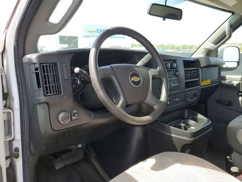 Used 2018 Chevrolet Express 2500 image 10