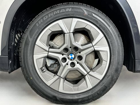 Used 2025 BMW X1 xDrive28i image 11