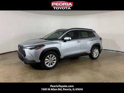 Used 2024 Toyota Corolla Cross LE w/ Moonroof Package FWD image 1