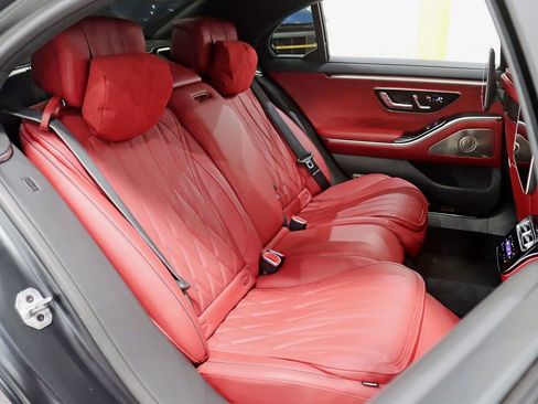 Used 2024 Mercedes-Benz S 63 AMG S image 37