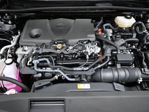 Used 2025 Toyota Camry SE FWD image 17