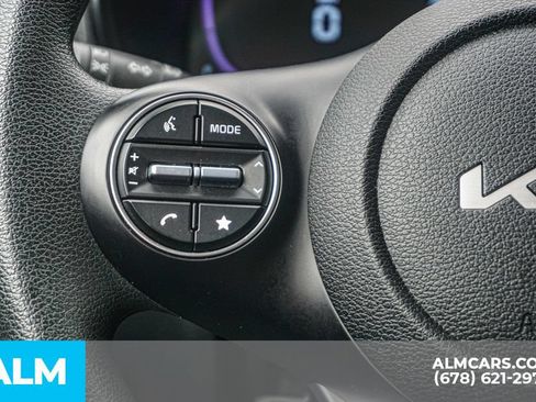 Used 2025 Kia Soul LX w/ LX Technology Package FWD image 29