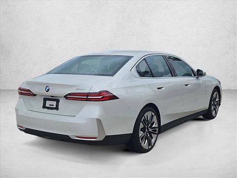 Used 2024 BMW 530i RWD image 5