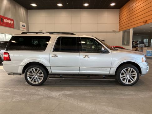 Used 2017 Ford Expedition EL Platinum image 4