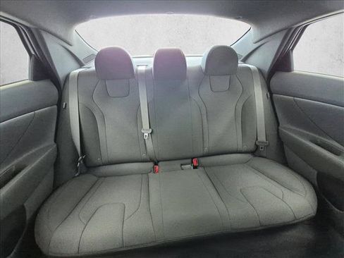 Used 2024 Hyundai Elantra SE FWD image 21