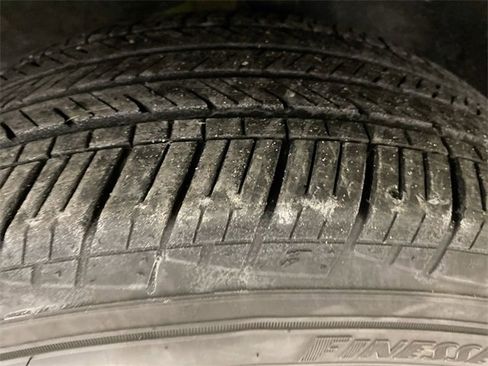 Used 2024 Chevrolet Trax ACTIV w/ Sunroof Package image 17