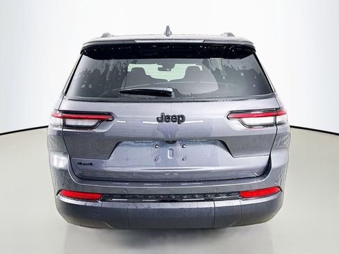 Used 2025 Jeep Grand Cherokee L Altitude image 6