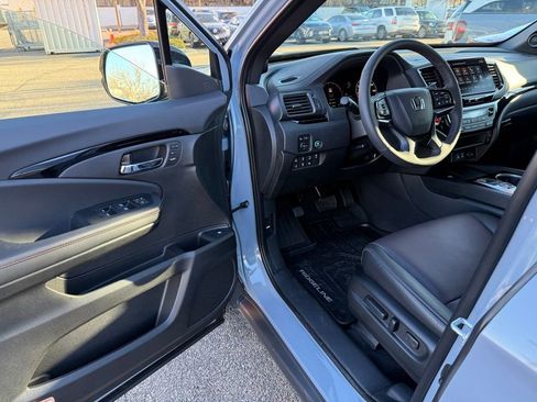 Certified 2026 Honda Ridgeline Black Edition image 13