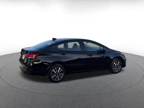 Used 2025 Nissan Versa SV image 14