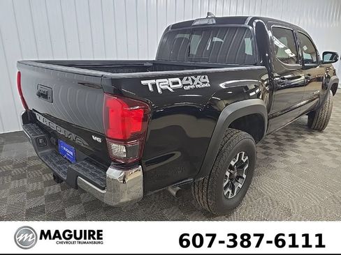 Used 2019 Toyota Tacoma TRD Off-Road AWD/4WD image 10