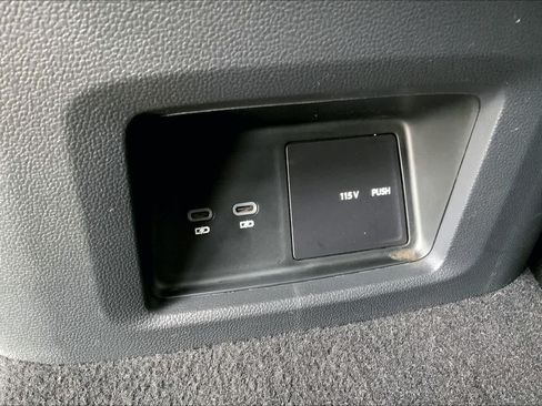 Used 2024 Volkswagen Atlas Cross Sport SE FWD image 35