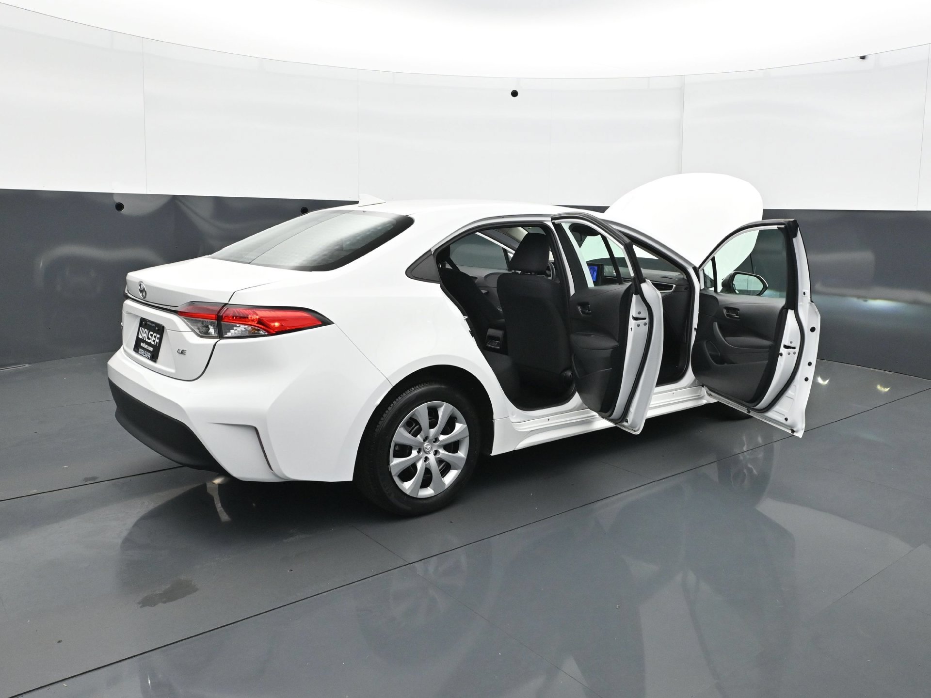 Used 2024 Toyota Corolla LE FWD image 33