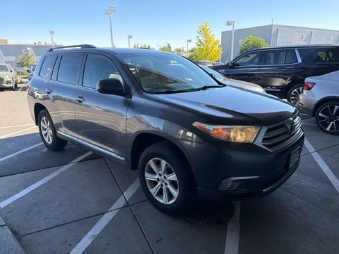 Used 2013 Toyota Highlander SE AWD/4WD image 2