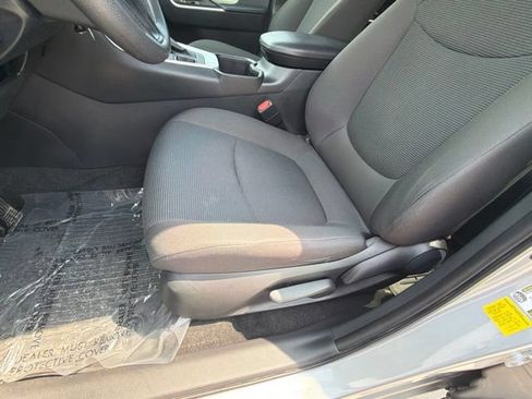 Used 2023 Toyota RAV4 LE AWD/4WD image 19