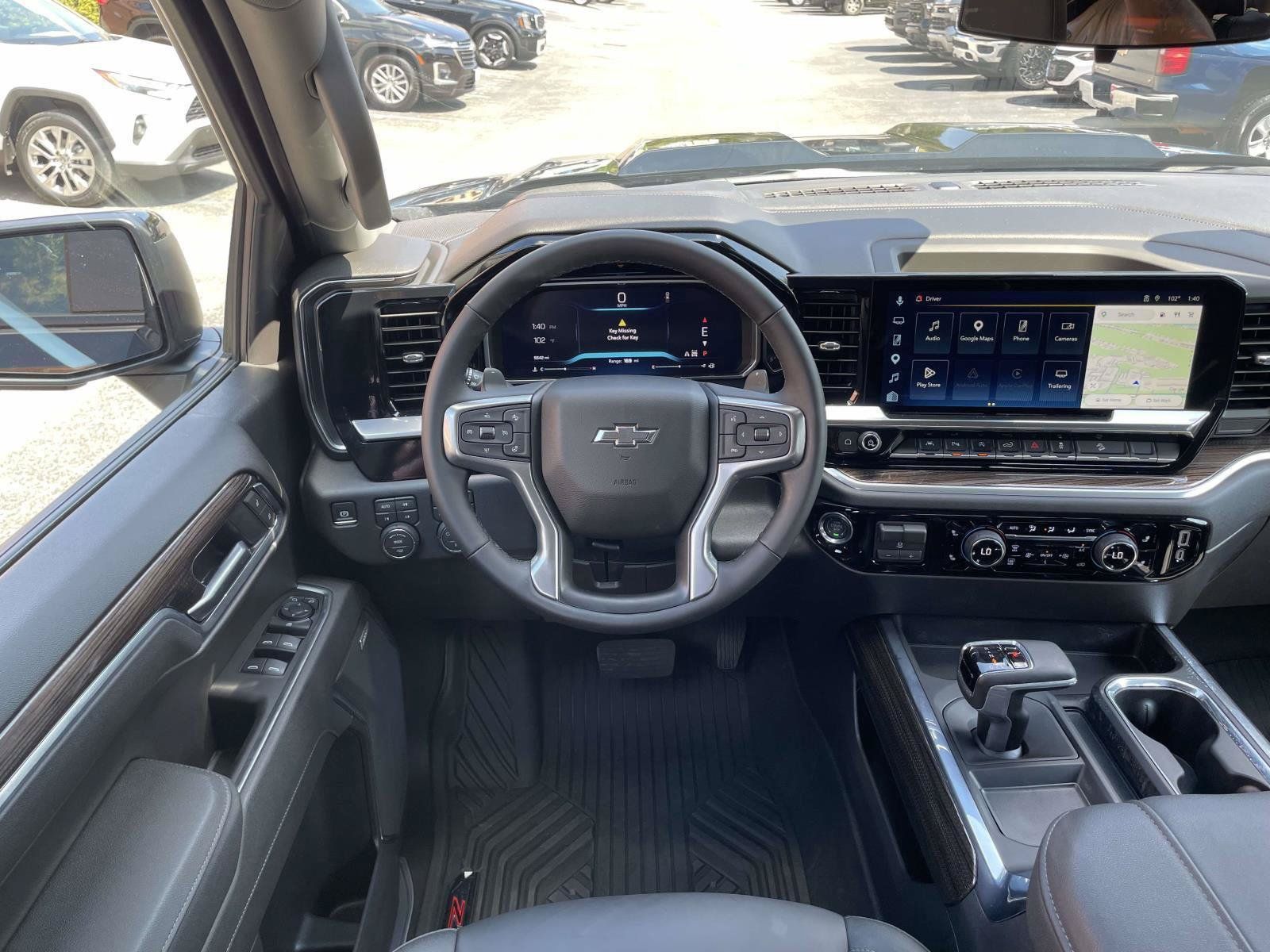 Used 2026 Chevrolet Silverado 1500 LT Trail Boss w/ LT Trail Boss Premium Package AWD/4WD image 2