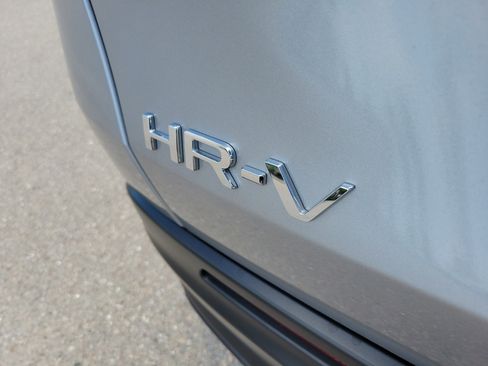 Used 2025 Honda HR-V LX image 8
