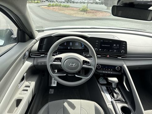 New 2026 Hyundai Elantra Sport FWD image 17
