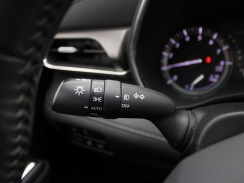 Used 2020 Toyota Highlander Limited image 22