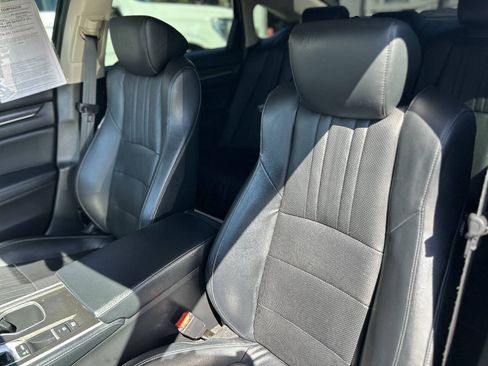 Used 2018 Honda Accord Touring image 16