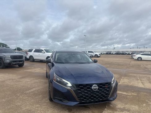 Certified 2024 Nissan Altima 2.5 SR AWD/4WD image 3
